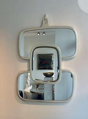Nougat mirror